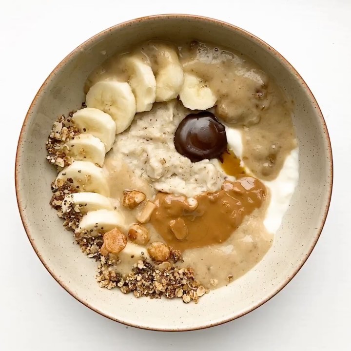 Peanut Butter Banoffee Praline Oats