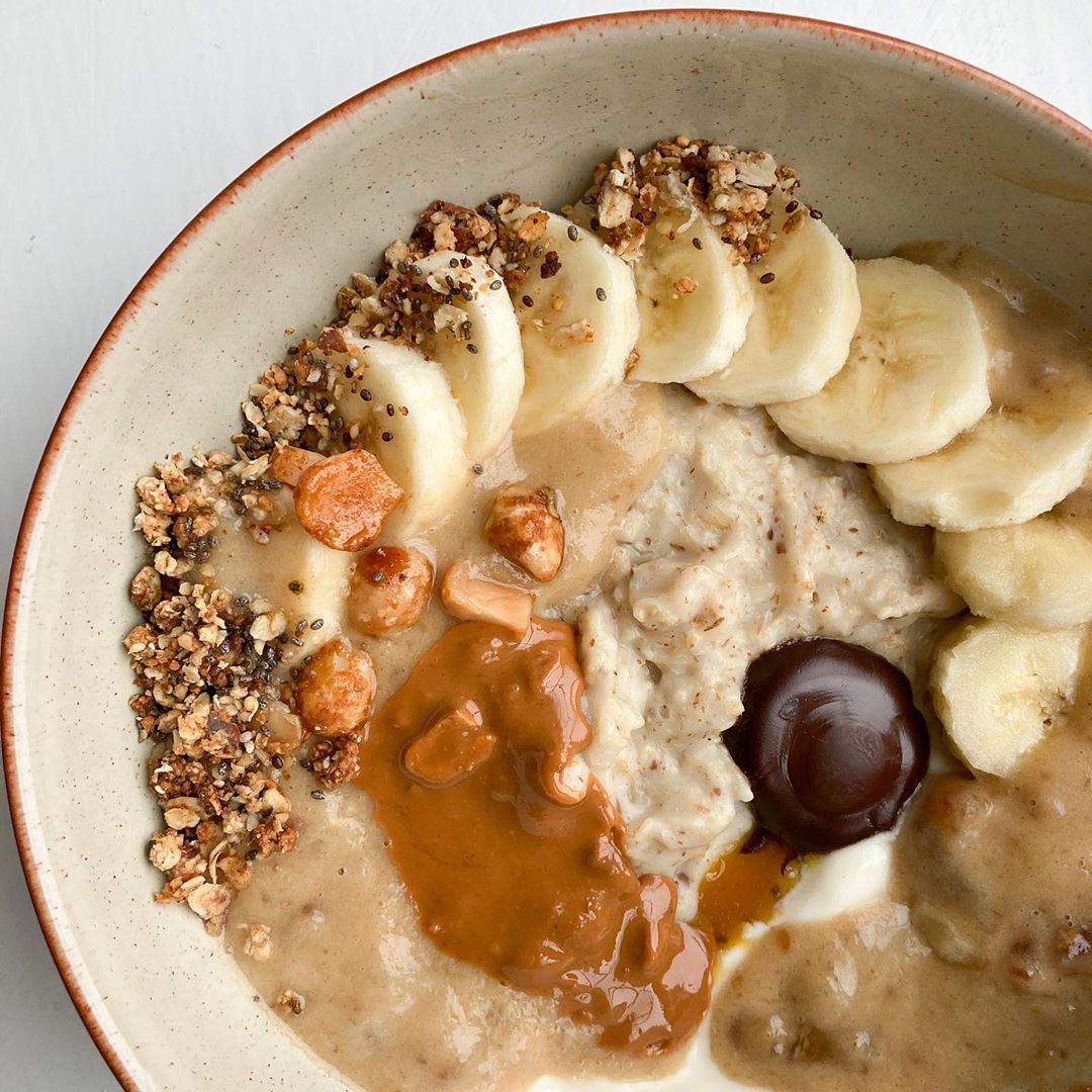 Peanut Butter Banoffee Praline Oats