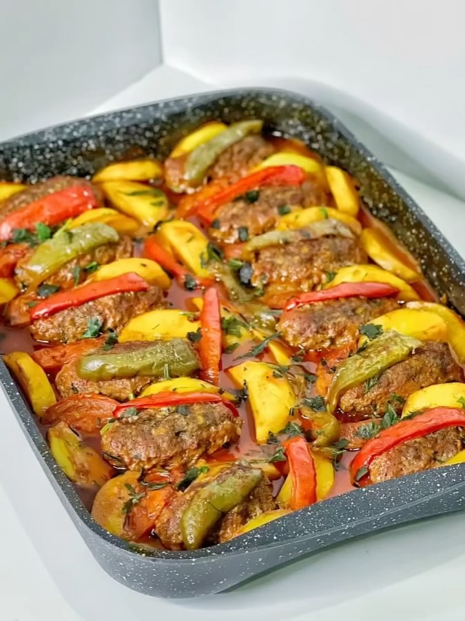 Savory Baked Beef and Vegetable Casserole