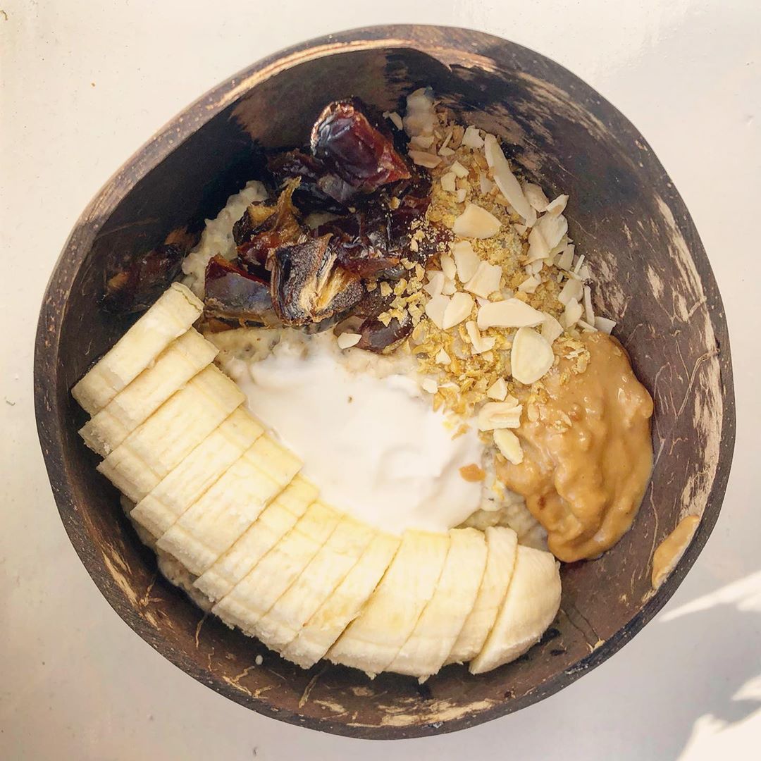 Chia Seed Oats Breakfast Bowl