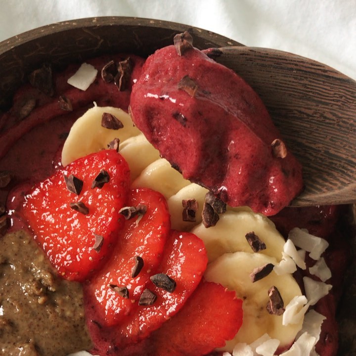 Berry Protein Smoothie Bowl