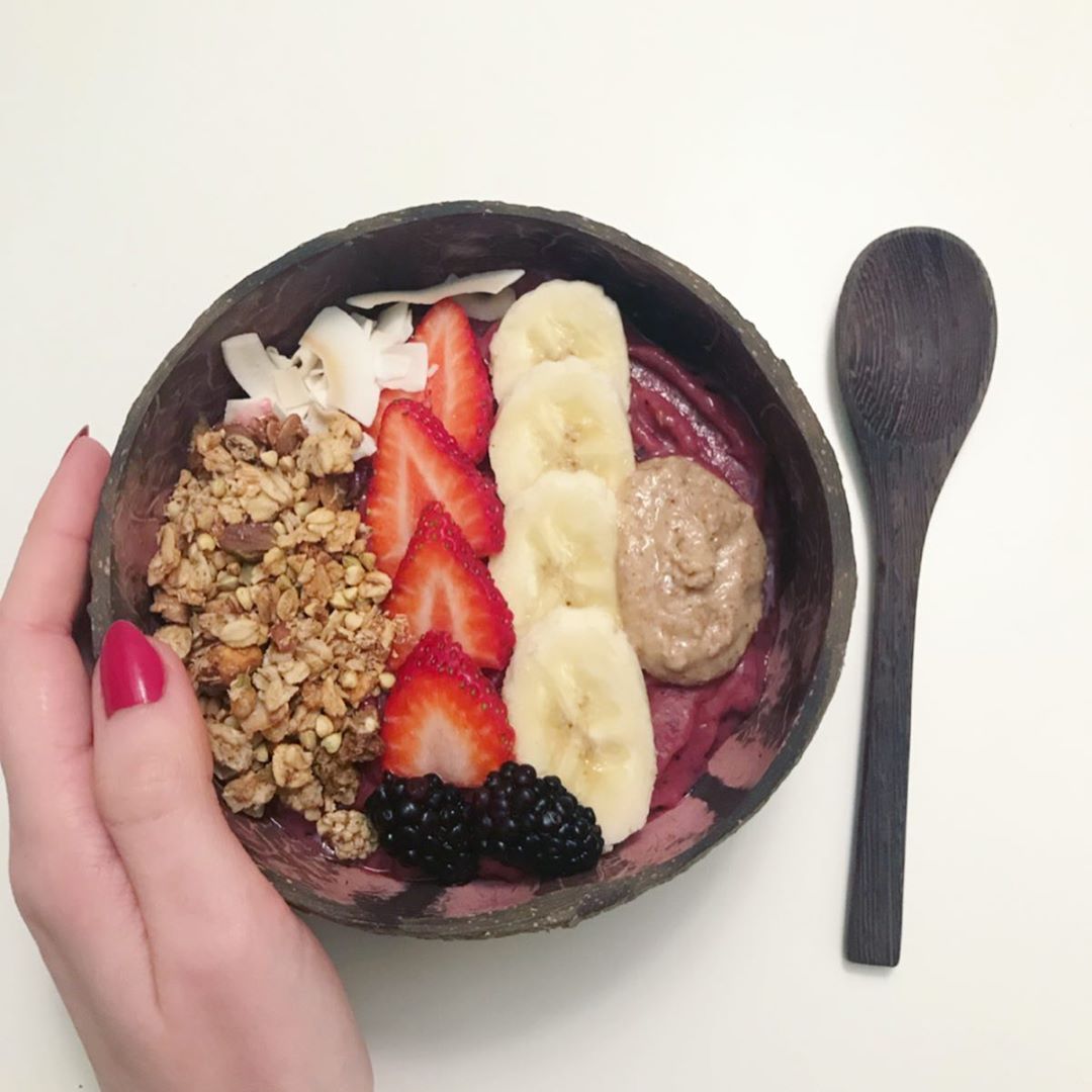 Frozen Fruit Smoothie Bowl
