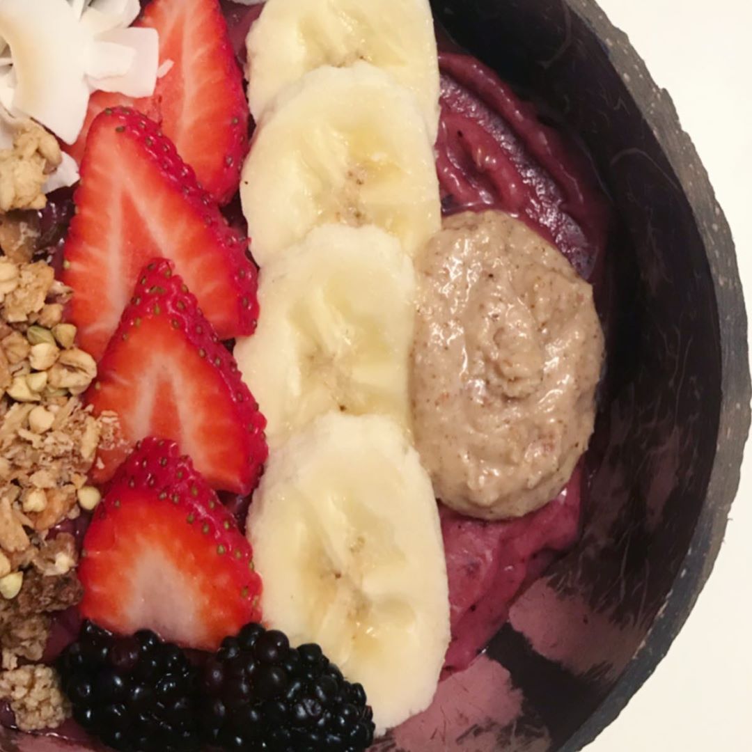 Frozen Fruit Smoothie Bowl