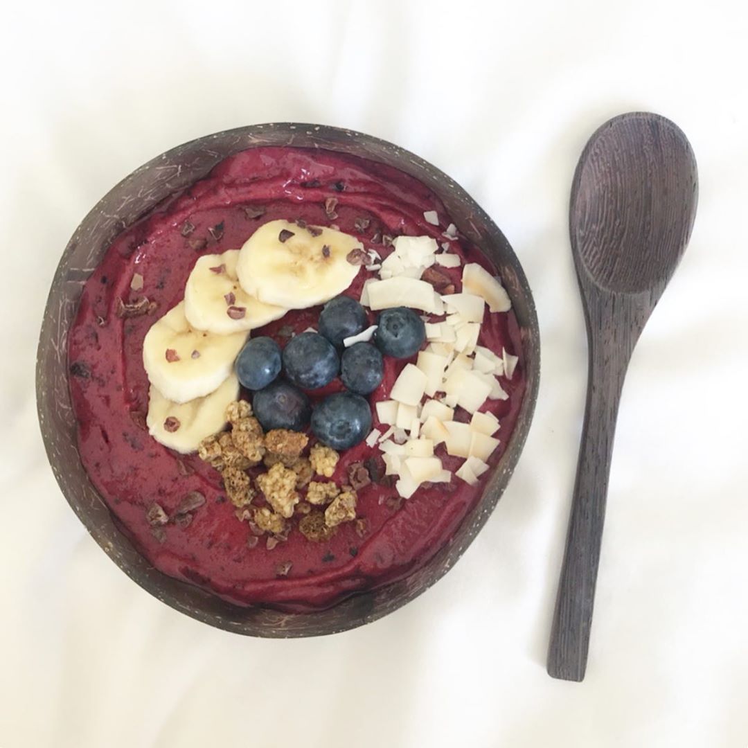 Mulberry Topped Fruit Smoothie Bowl