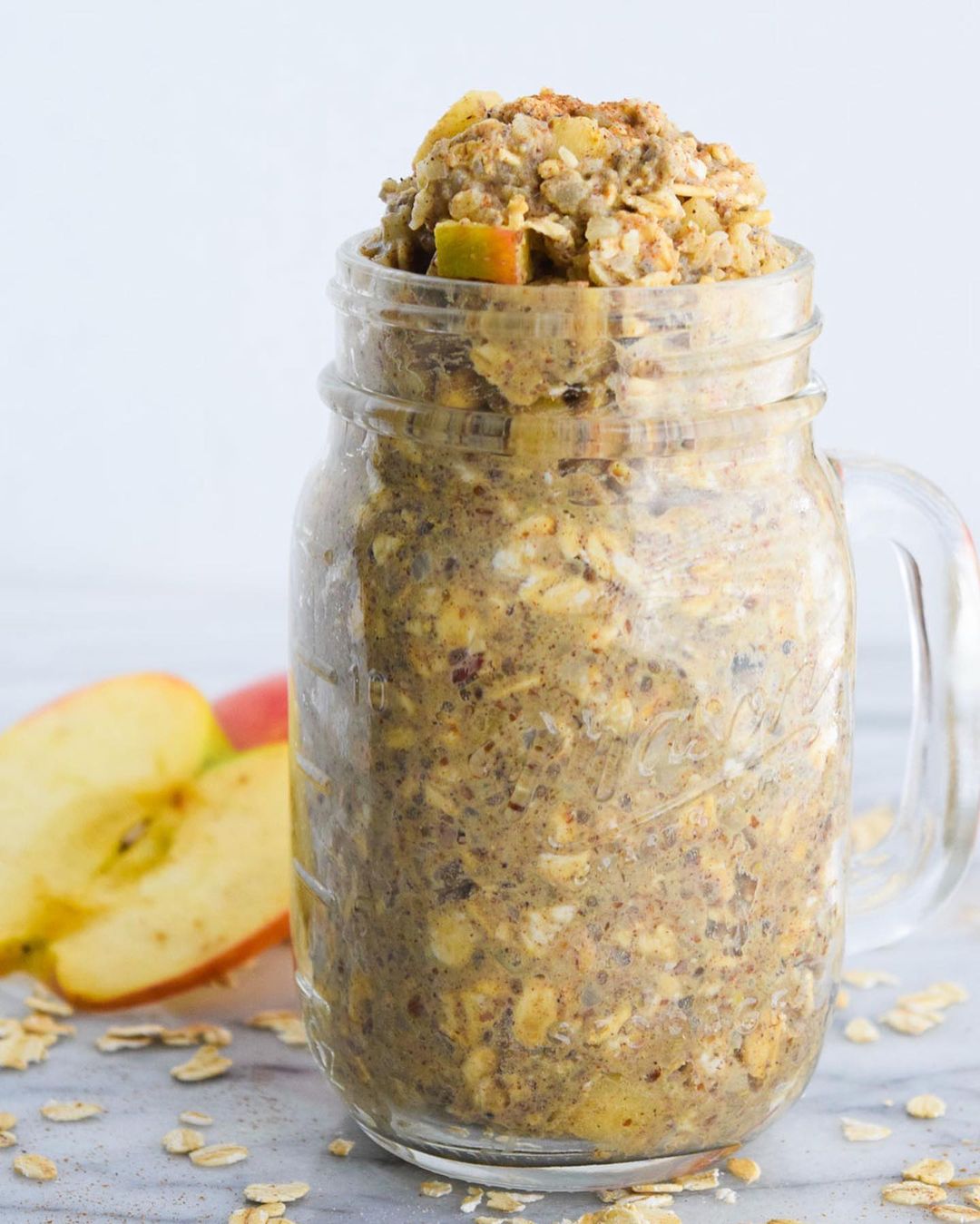 Simple Healthy Apple Cinnamon Overnight Oats