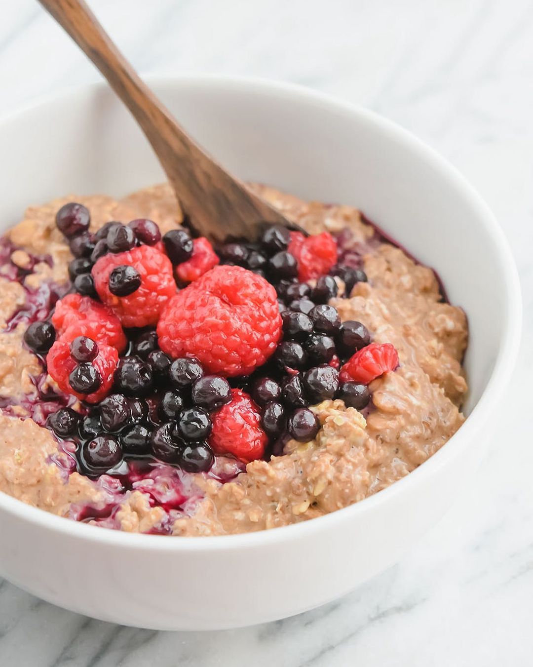 Thick Mixed Berry Chocolate Oats