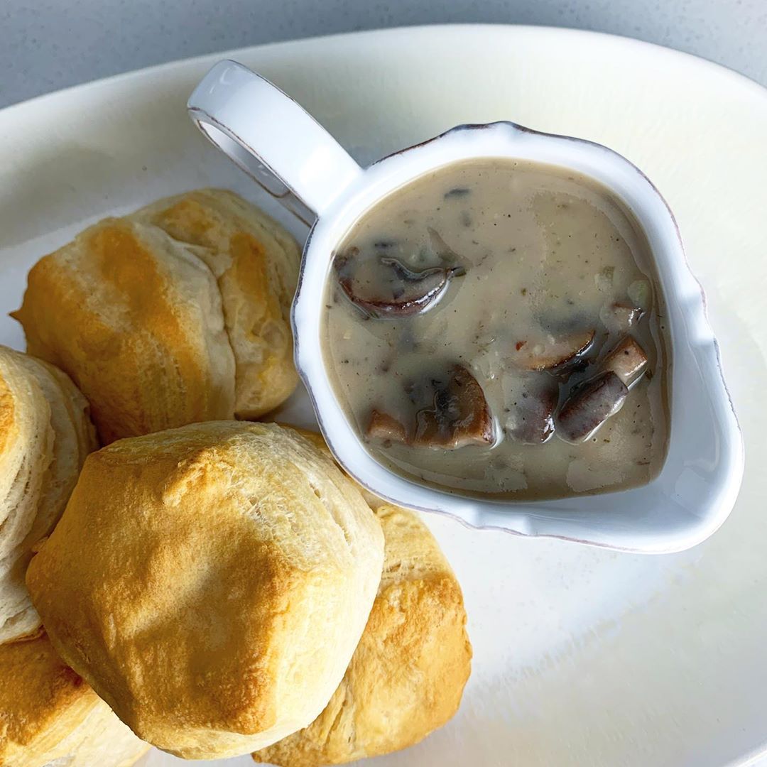 Homemade Vegan Mushroom Gravy