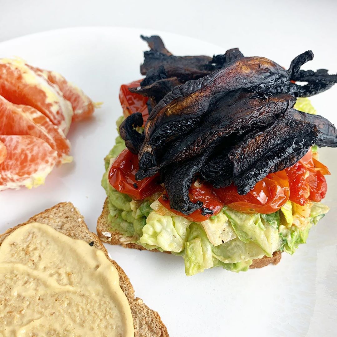 Vegan BLT with Roasted Mushrooms and Tomatoes