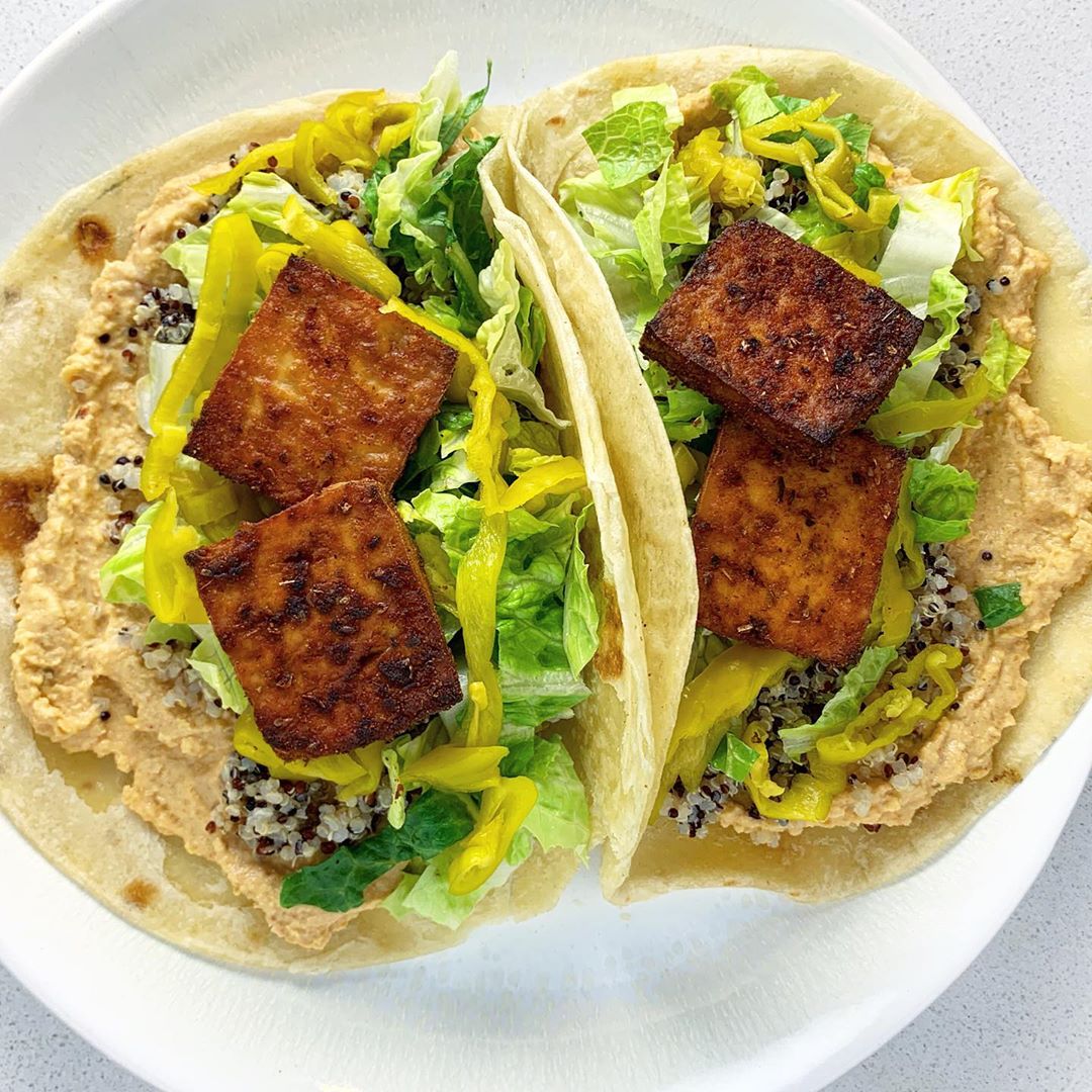 Flavorful Harissa Hummus Made with Chickpeas