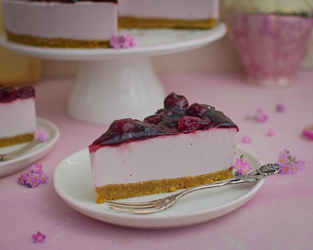 Easy No-Bake Cherry Cheesecake