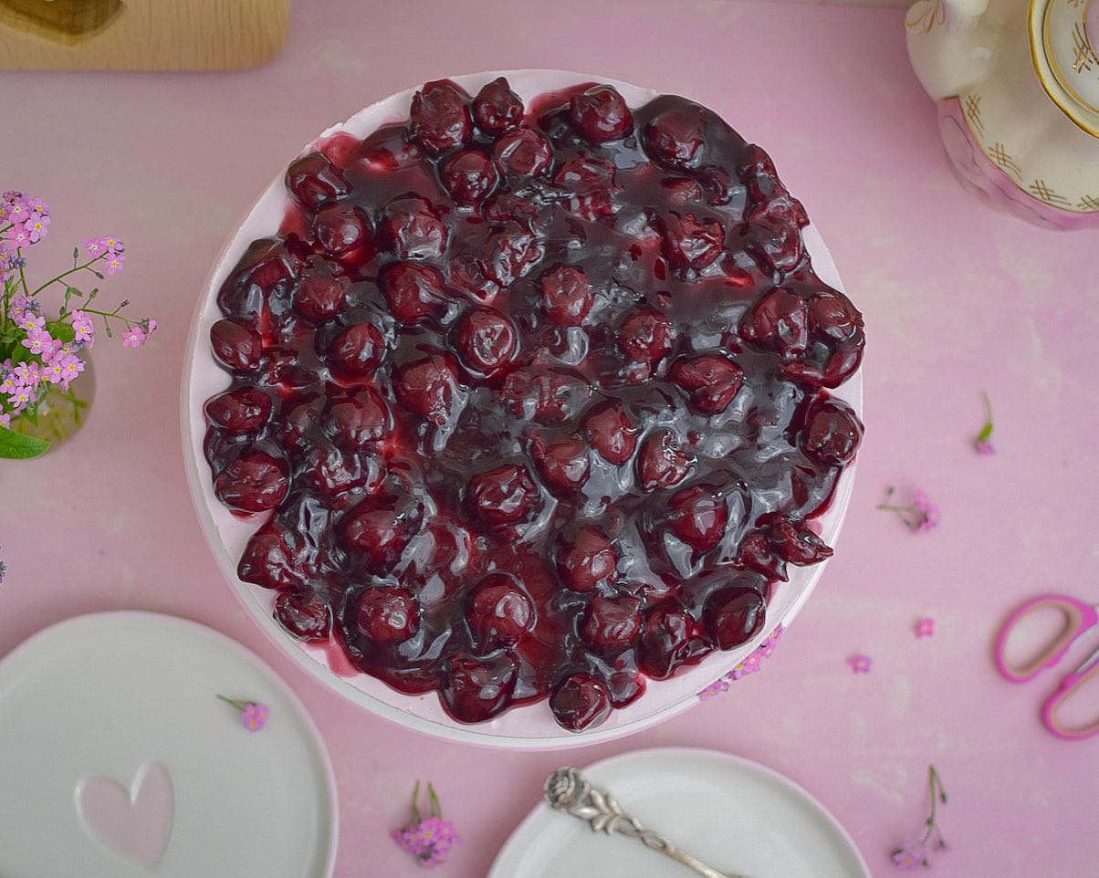 Easy No-Bake Cherry Cheesecake