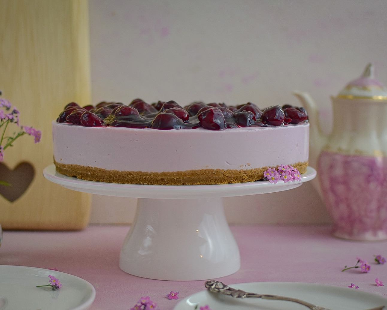 Easy No-Bake Cherry Cheesecake