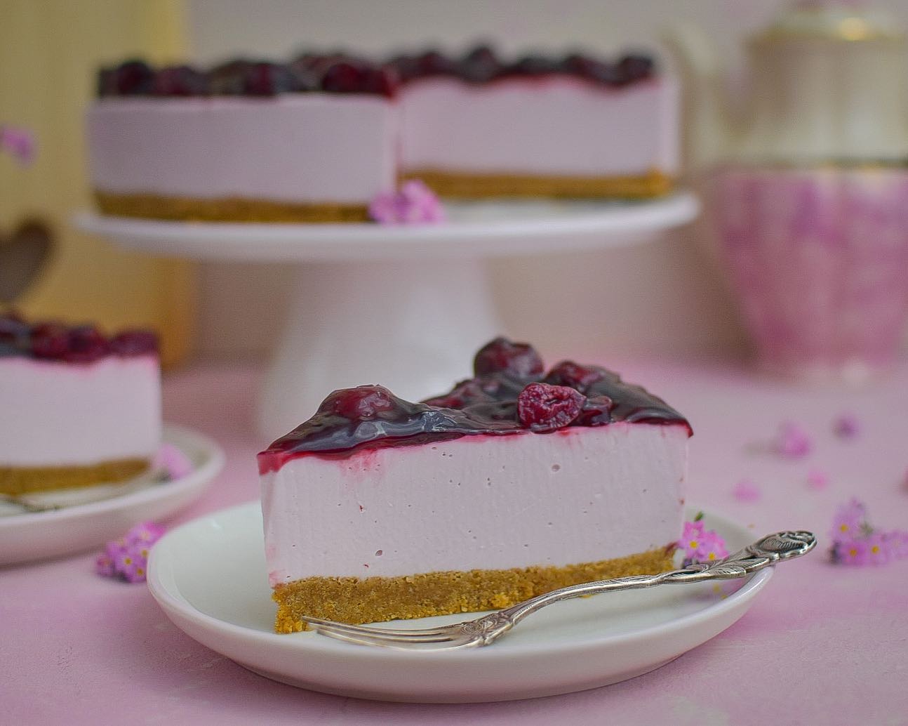 Easy No-Bake Cherry Cheesecake