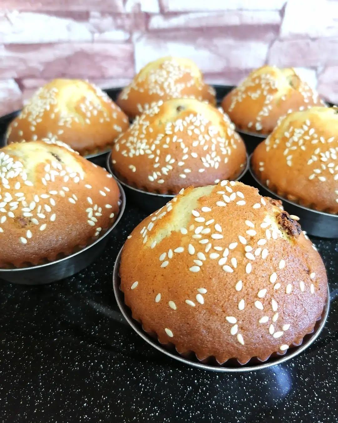 Yazd Cake with Raisins and Sesame