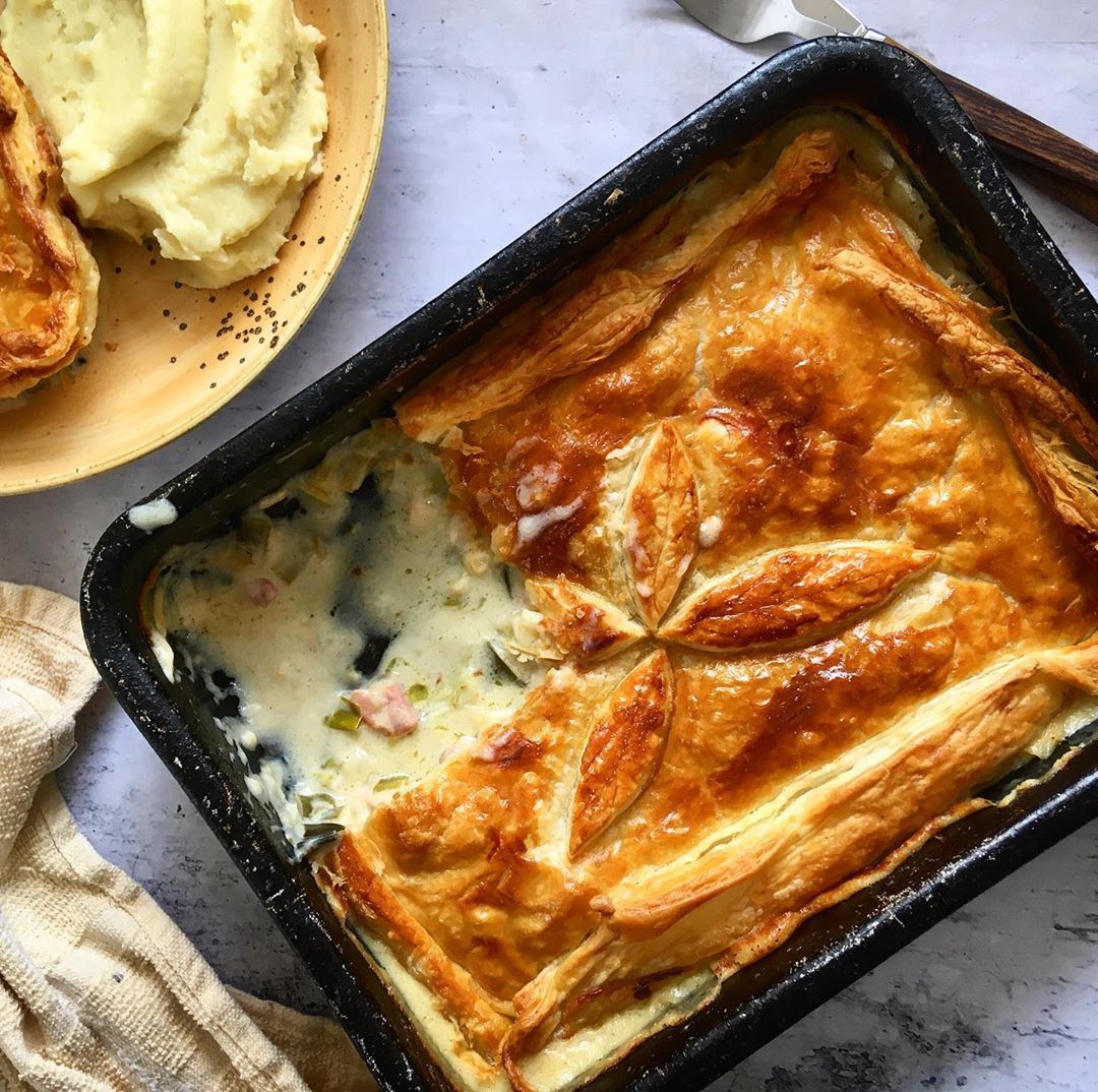 Easy Chicken Leek and Bacon Pie