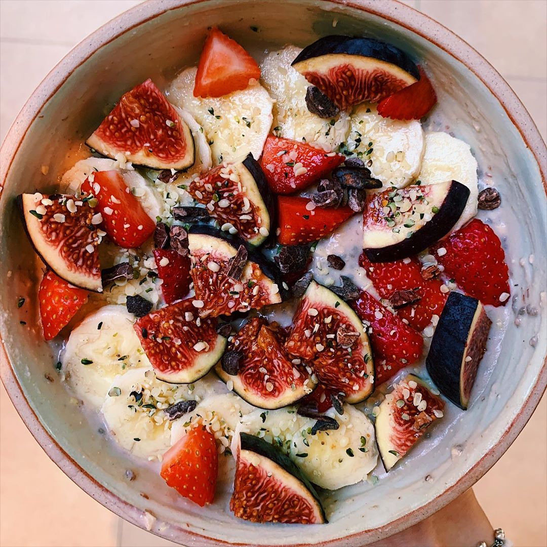 Fresh and Fruity Protein Oats Bowl