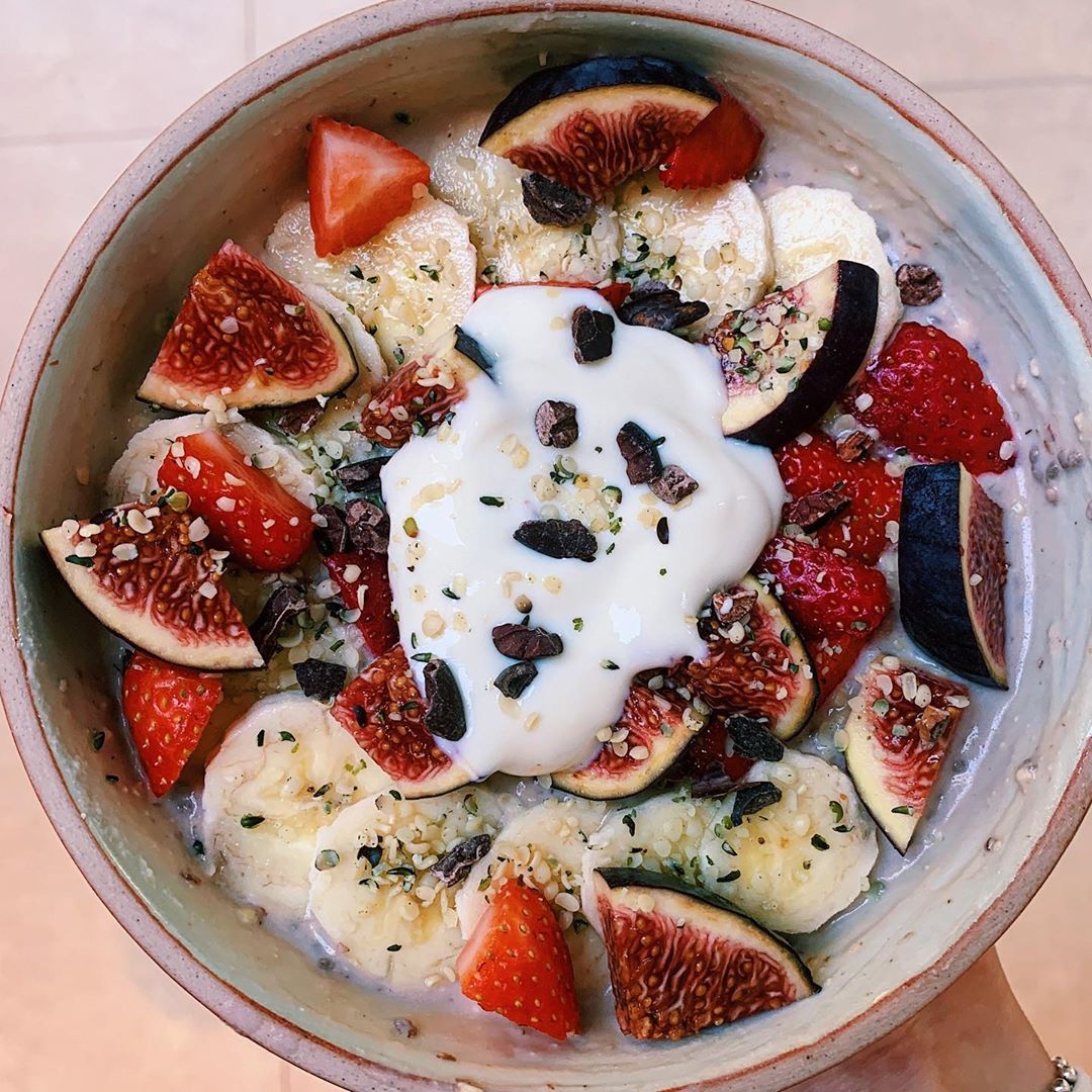 Fresh and Fruity Protein Oats Bowl