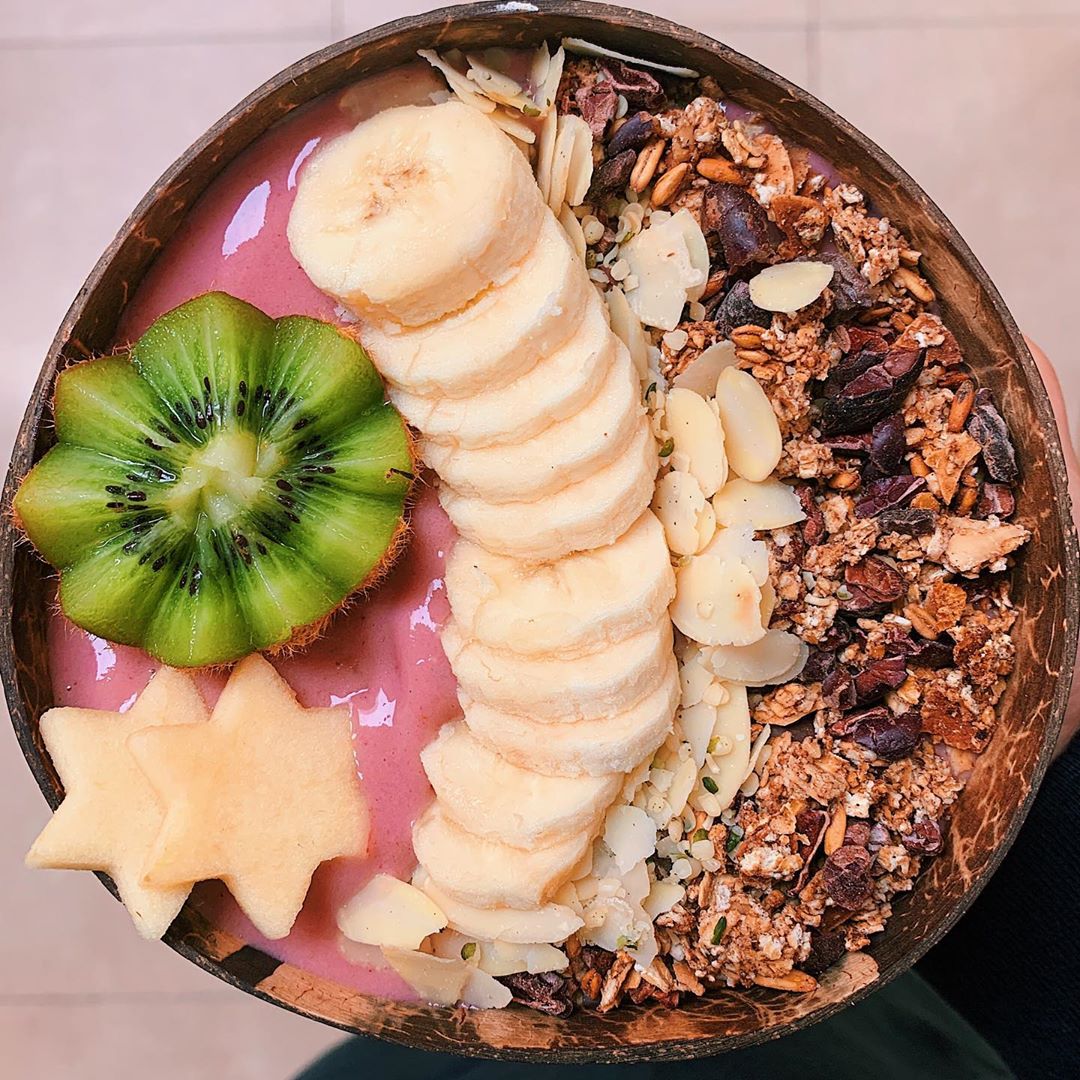 Fruity Breakfast Smoothie Bowl