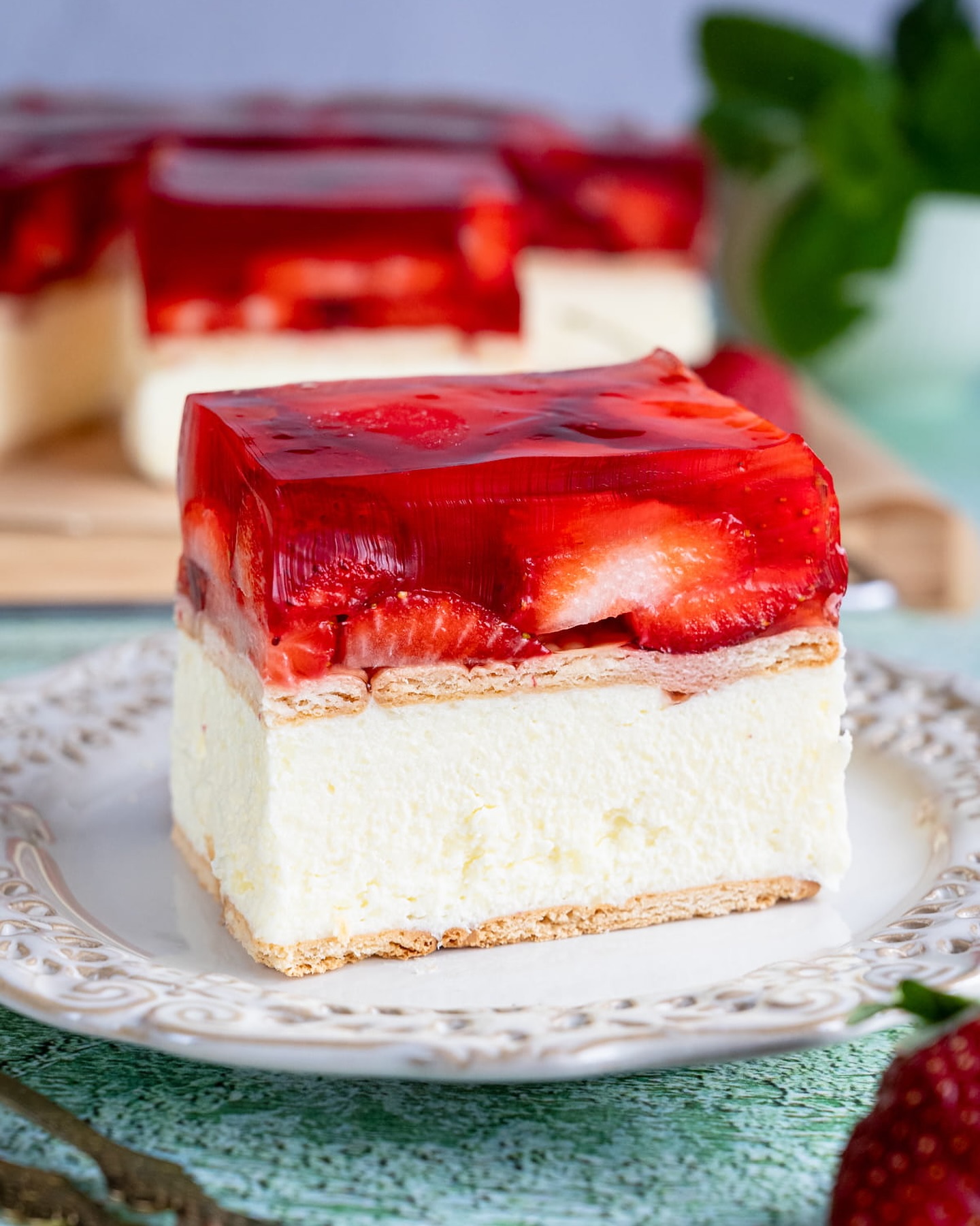 No-Bake Strawberry Pudding Cake