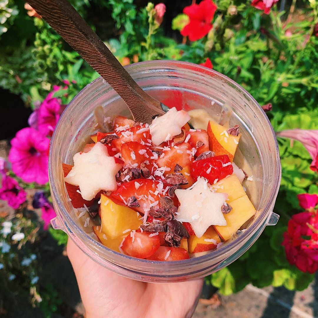 Quick and Easy Summery Breakfast Smoothie
