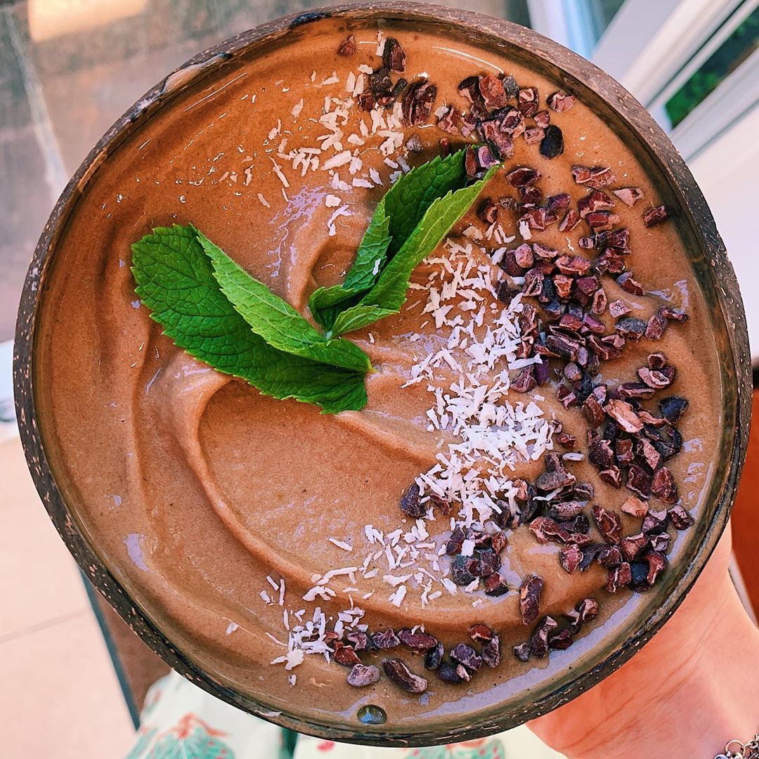 Mint Chocolate Chip Smoothie Bowl