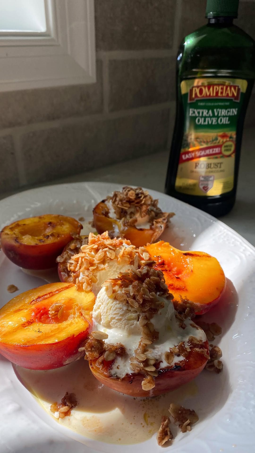 Grilled Peaches with Oat Crumble