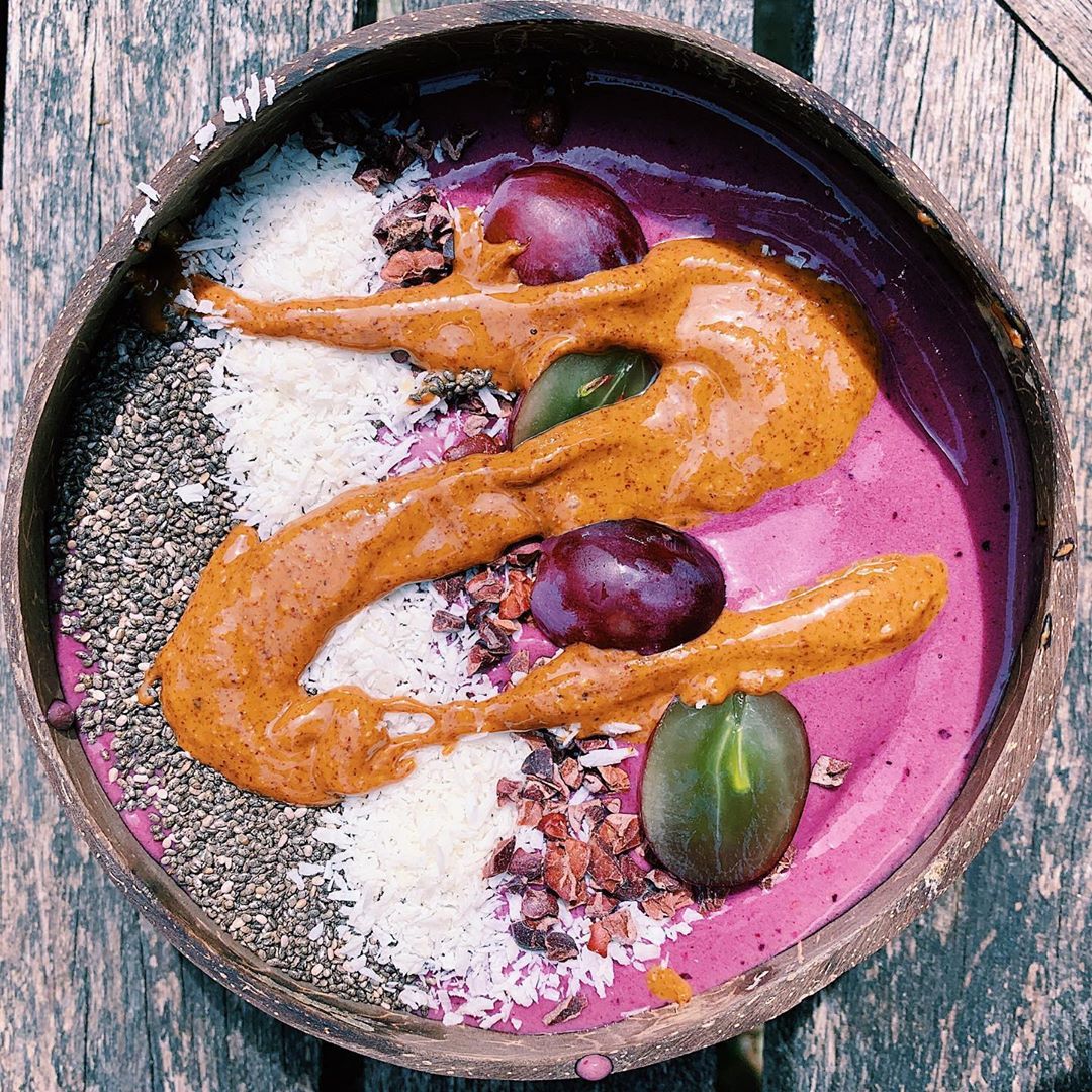 Healthy Vegan Berry Smoothie Bowl