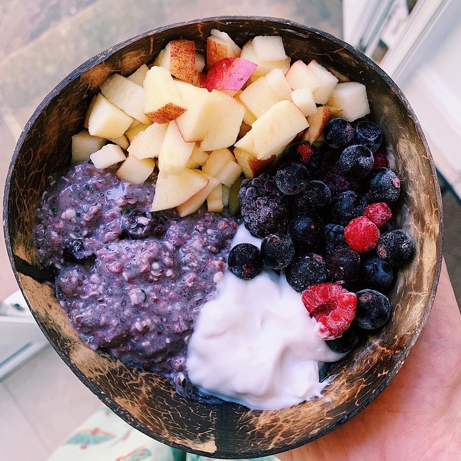 Berry Chia Seed-Overnight Oats Bowl