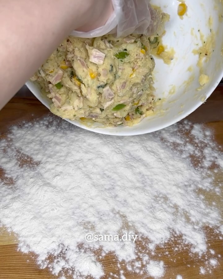 Potato Pizza Kuku Fusion