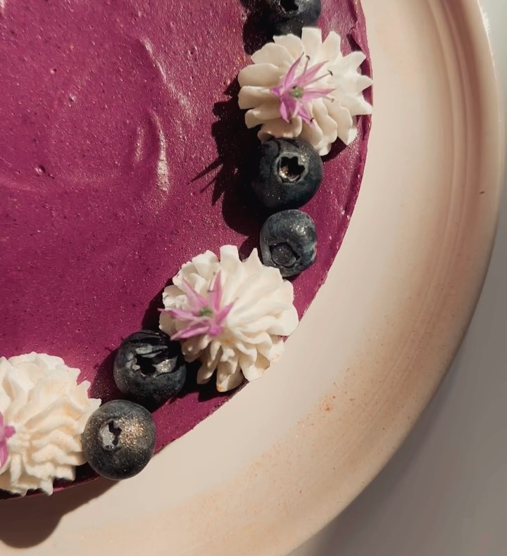 Easy Raw Blueberry Cheesecake