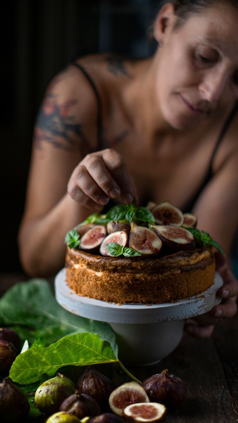 Savory Fig and Gorgonzola Cheesecake