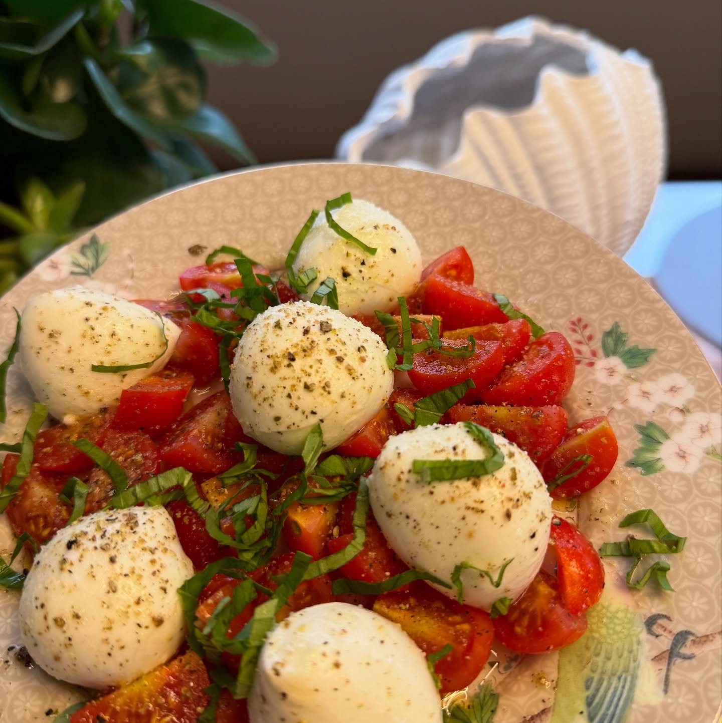 Pasta Bolognese with Burrata and Tomatoes