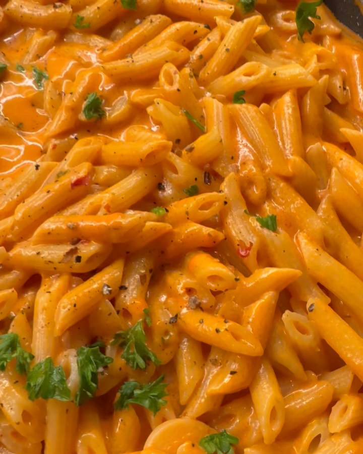 Pasta with Tomato Cream Sauce