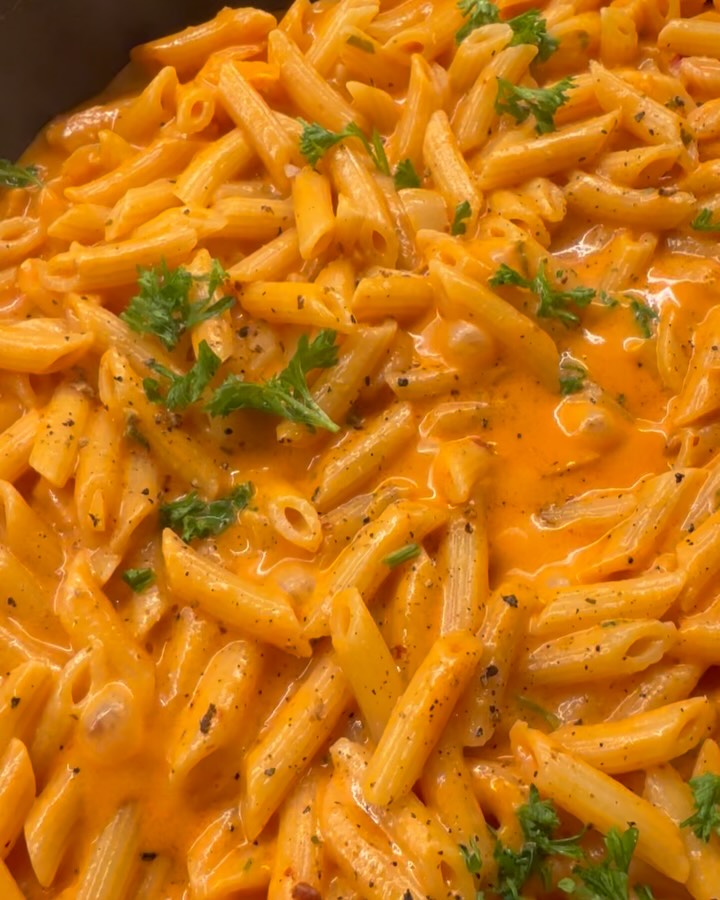 Pasta with Tomato Cream Sauce