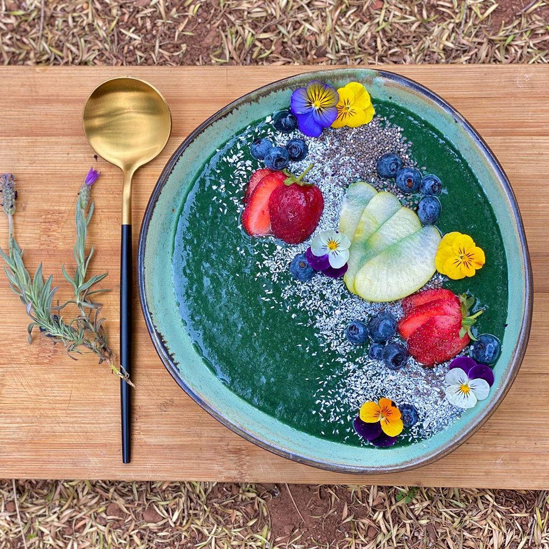 Vegan Spirulina Smoothie Bowl