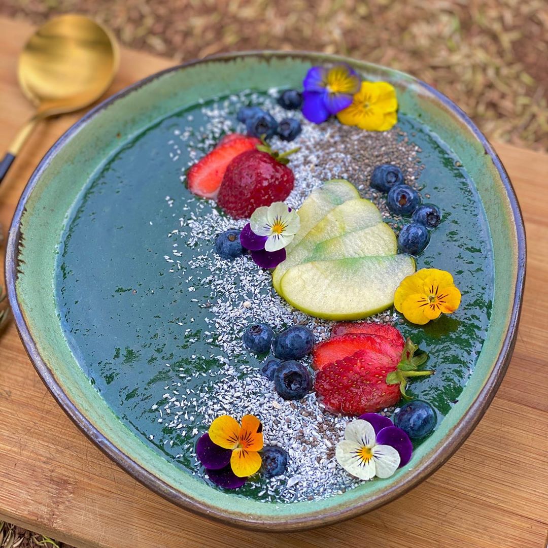 Vegan Spirulina Smoothie Bowl