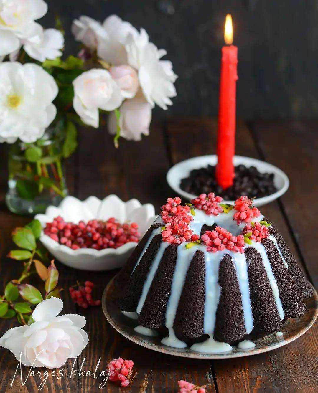 Chocolate Cake with White Sauce