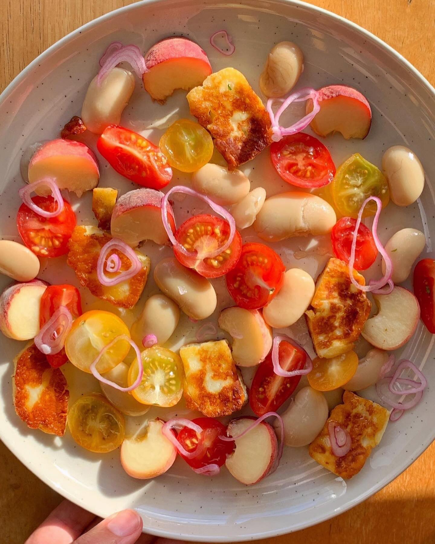 Fresh Peach and Halloumi Salad with Mint and Chili