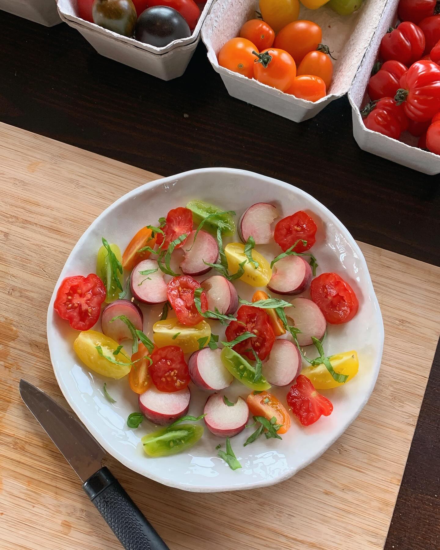 Fresh Peach and Halloumi Salad with Mint and Chili