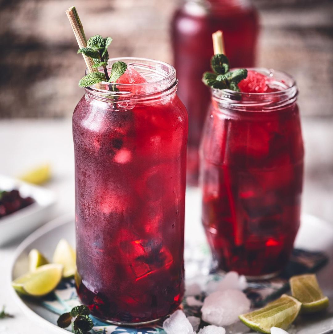 Refreshing Hibiscus Lavender Iced Tea