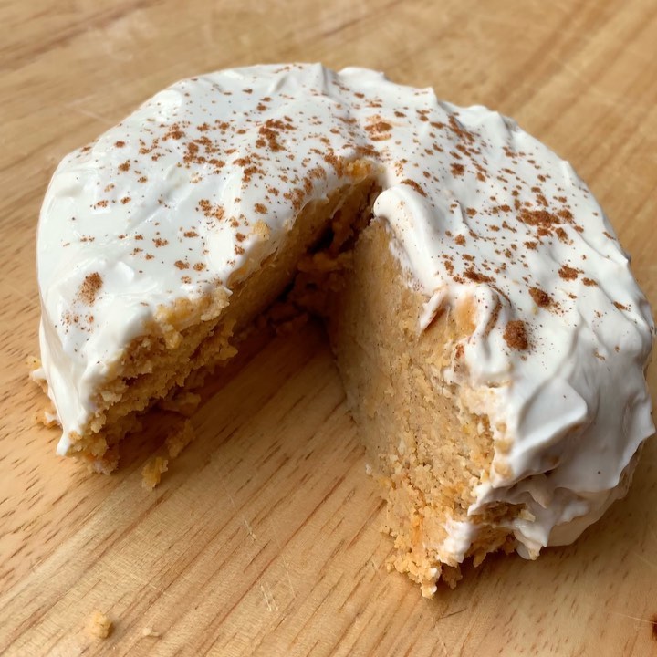 Mini Pumpkin Cake with Frosting