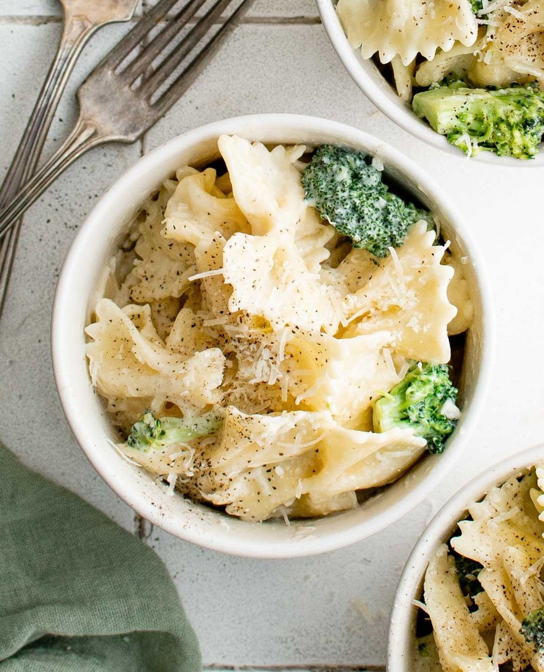 Garlic Parmesan Broccoli Pasta
