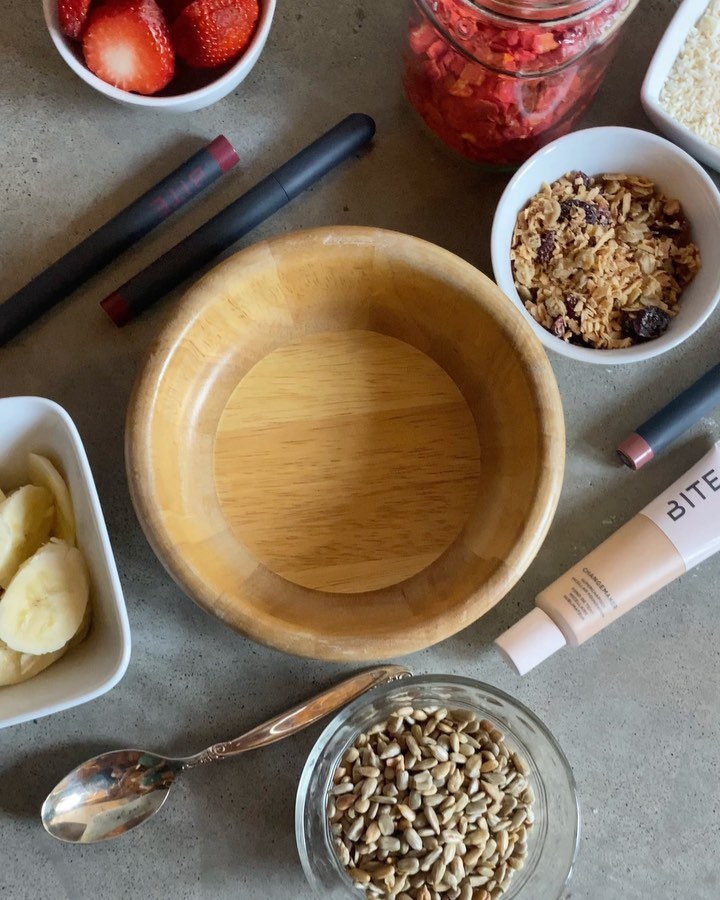 Vegan Smoothie Bowl Inspired by Red Velvet