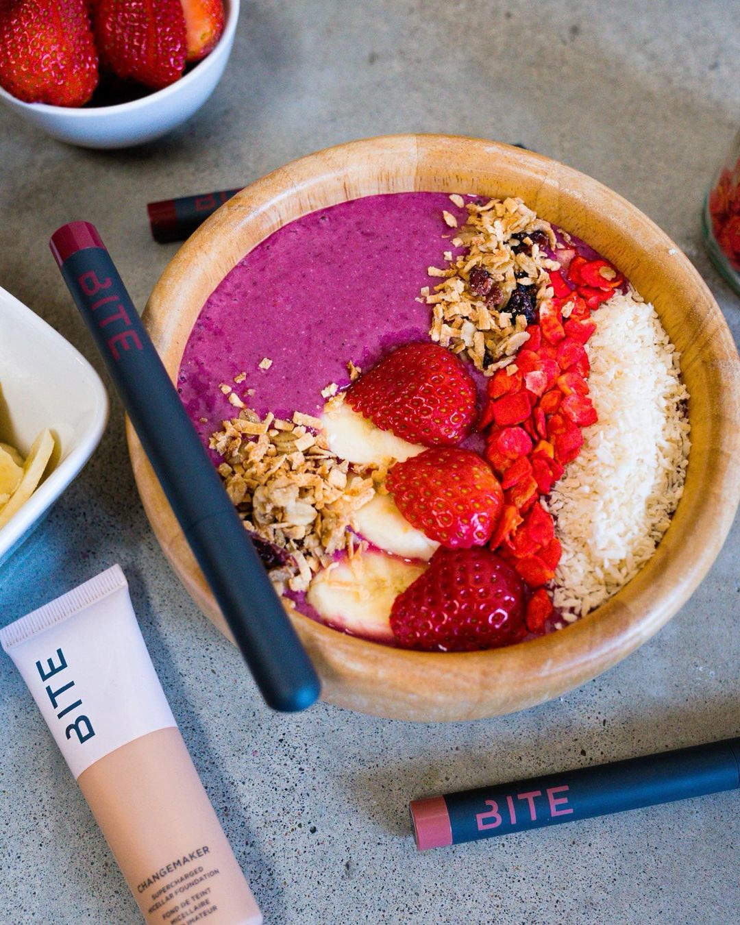 Vegan Smoothie Bowl Inspired by Red Velvet
