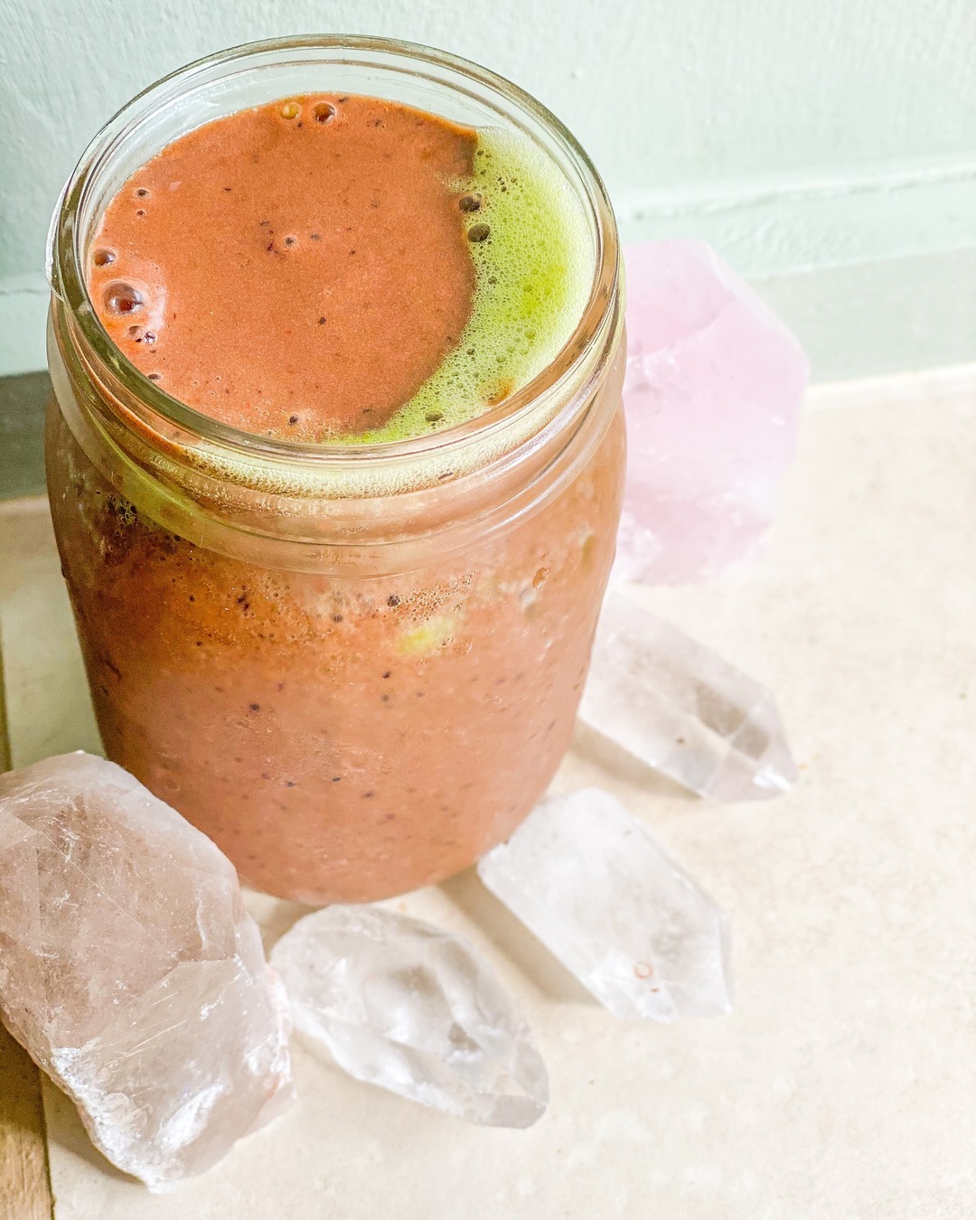 Green Smoothie with Cacao and Berries