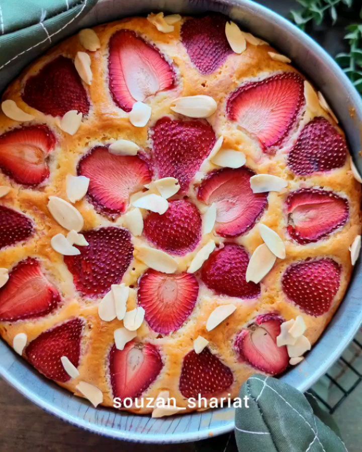 Fluffy Cafe-Style Strawberry Cake