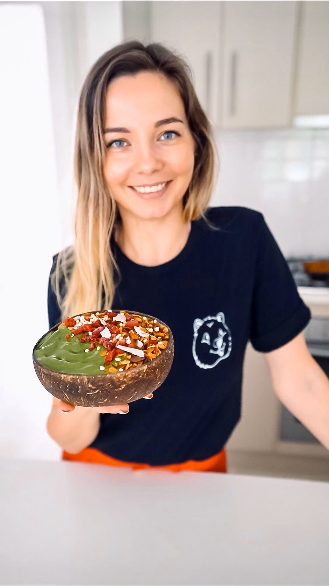 Moringa Smoothie Bowl with Homemade Granola