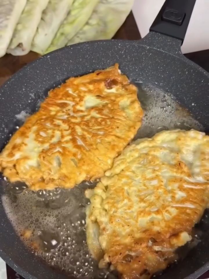 Fried Pastry with Cabbage and Meat Filling