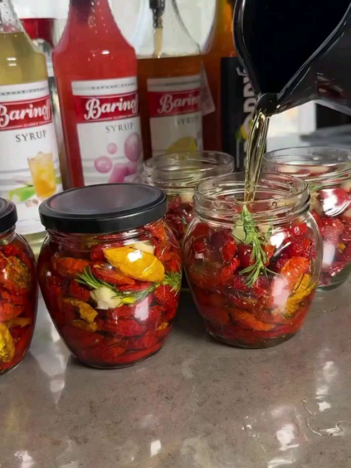 Sun-Dried Tomatoes in Oil