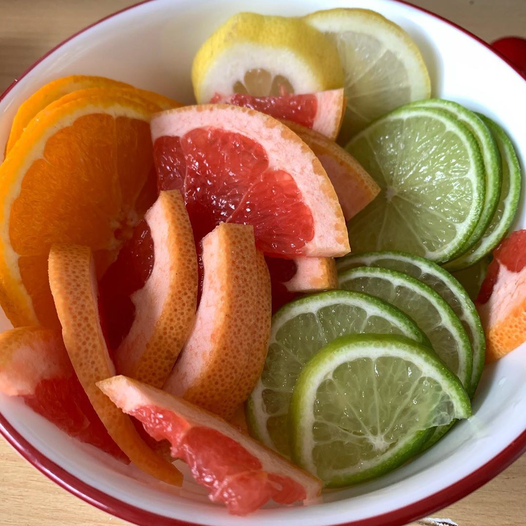 Grapefruit Lemonade with Citrus Fruits and Herbs